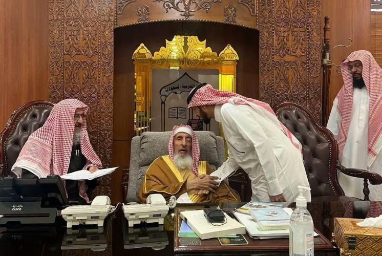 مفتي عام المملكة يستقبل منسوبي الرئاسة وأصحاب الفضيلة