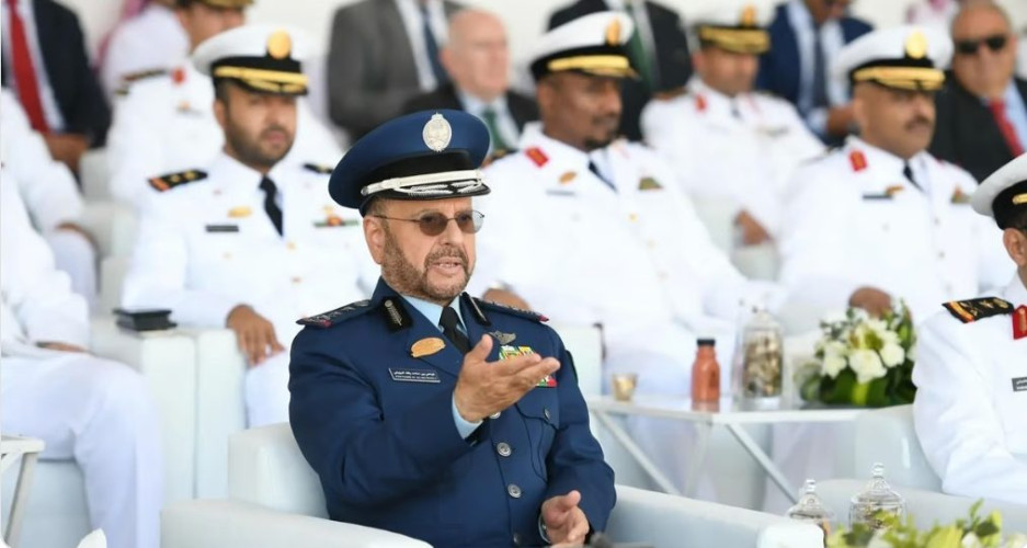 نيابة عن وزير الدفاع.. “الرويلي” يُدشِّن “سفينة جلالة الملك عنيزة” خامس سفن “مشروع السروات”