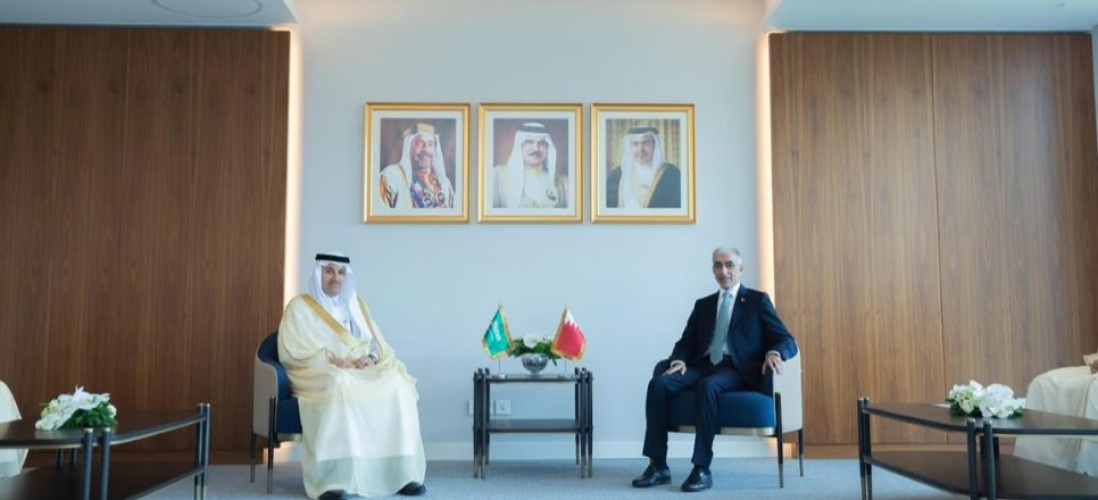 وزير النقل يبحث مع نظيره البحريني سُبل تعزيز التعاون المشترك بين البلدين