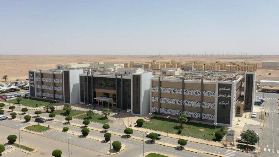 تجمع حفرالباطن الصحي : إنهاء معاناة سبعينية بإستئصال ورم سرطاني في المستقيم بمركزي حفرالباطن