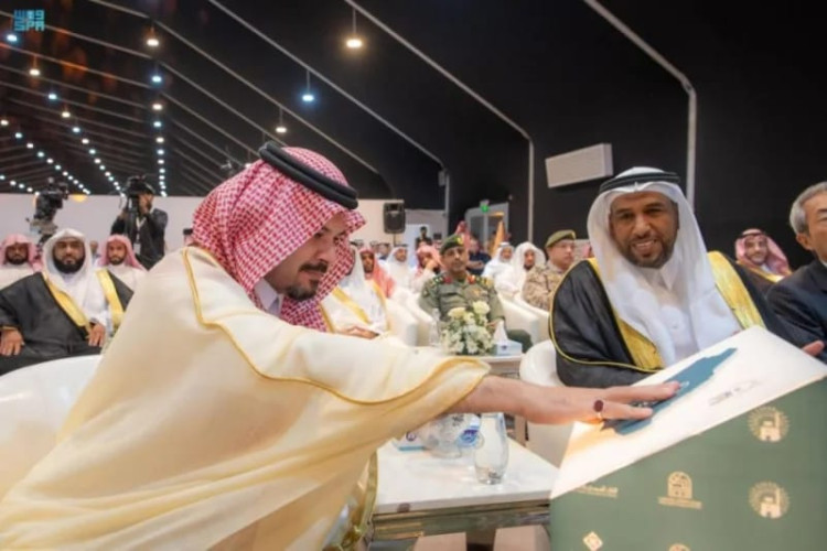 أمير المدينة المنورة يدشن “مهرجان الثقافات والشعوب 12” الذي تنظمه الجامعة الإسلامية