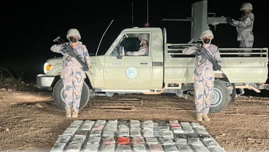 حرس الحدود بنجران يحبط تهريب 58 كيلوجرامًا من الحشيش المخدر