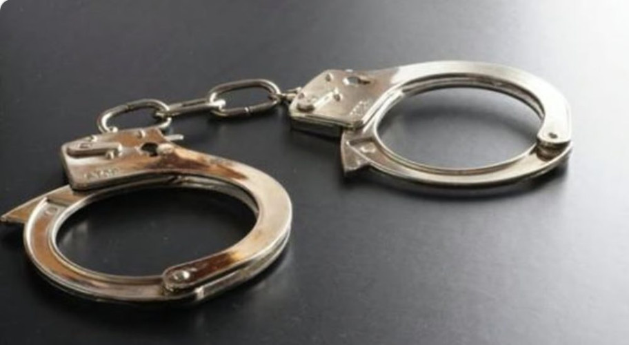 القبض على شخص لترويجه 4 كجم حشيش وأقراصًا محظورة بالمجمعة