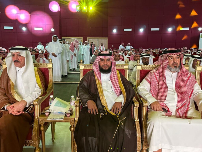 محافظ القنفذة يرعى تكريم 772 متفوق ومتفوقة من طلاب تعليم القنفذة