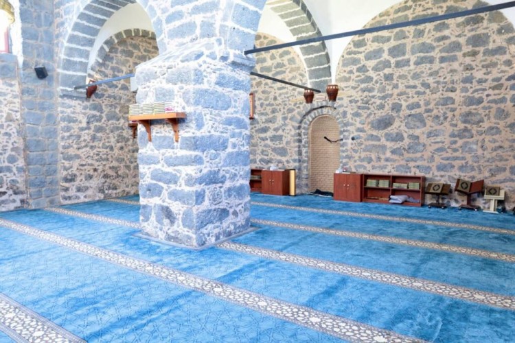 فرع الوزارة بمنطقة المدينة المنورة يقوم بتهيئة المساجد التاريخية لاستقبال ضيوف الرحمن