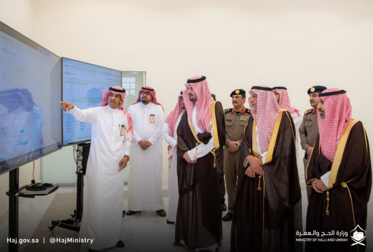 أمير منطقة المدينة المنورة يتفقد مركز الترحيب واستقبال الحجاج في طريق الهجرة