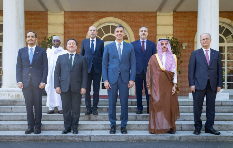 رئيس الوزراء الإسباني يستقبل وفد اللجنة الوزارية المكلفة من القمة العربية الإسلامية الاستثنائية المشتركة بشأن التطورات في قطاع غزة