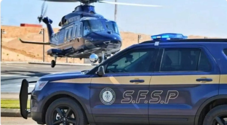 تبوك.. القوات الخاصة للأمن والحماية تضبط مخالفًا لنظام البيئة لاستغلاله الرواسب