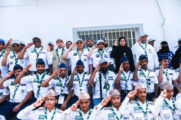 وزير التعليم يزور الكشافة المشاركين في معسكرات الخدمة العامة بمكة المكرمة