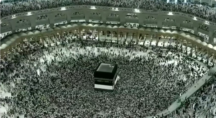 المسجد الحرام يشهد كثافة من الحجاج لأداء طواف الوداع