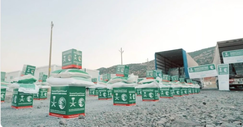 “إغاثي الملك” يختتم برامج توزيع الحقائب الصحية والسلال الغذائية في تركيا والسودان