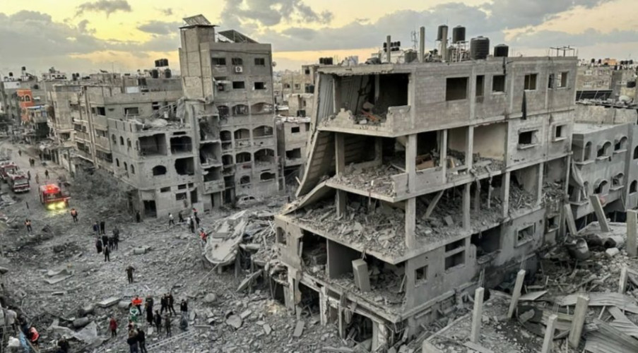 قصف إسرائيلي مكثف على مدينة غزة يعرقل انتشال الشهداء والجرحى