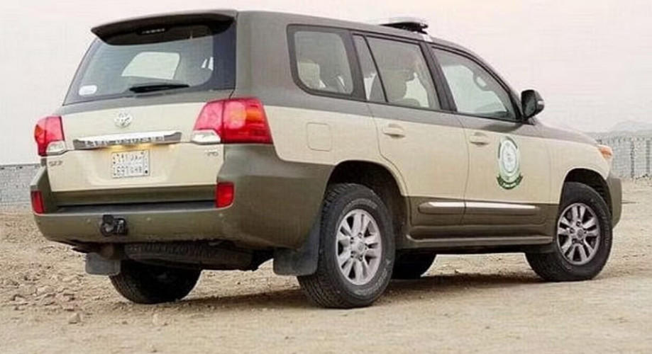 جازان.. “المجاهدين” تقبض على مواطن لنقله 7 مخالفين لنظام أمن الحدود