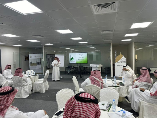 مؤسسة جائزة المدينة المنورة تنظم ورشة عمل بعنوان : معايير اختيار الموظف المتميز