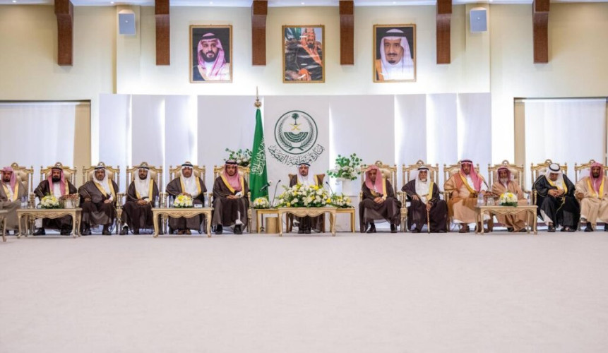 أمير منطقة القصيم يستقبل المسؤولين والمواطنين في الجلسة الأسبوعية بمحافظة الأسياح