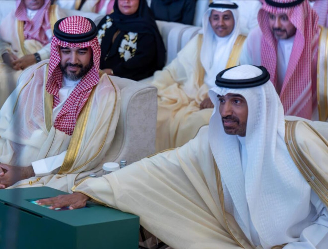 وزير الموارد البشرية والتنمية الاجتماعية يدشن المنصة الوطنية الموحدة للتوظيف “جدارات”