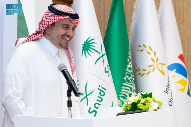 الأمير فهد بن جلوي يكرم المشاركين في برنامج القيادة الأولمبية