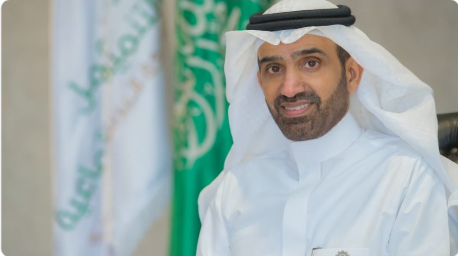 وزير “الموارد البشرية” يوافق على الهيكل التنظيمي الجديد والتعيينات العليا بمعهد الإدارة العامة