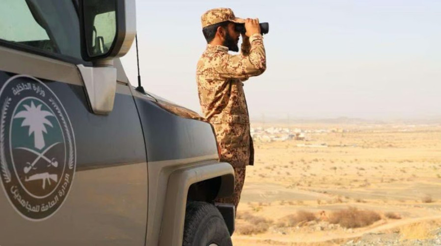 دوريات المجاهدين بعسير تقبض على مواطن نقل 7 مخالفين في مركبته