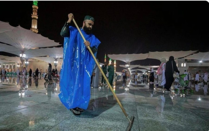 هيئة المسجد النبوي تكثف أعمالها تزامنًا مع الأمطار على المدينة المنورة