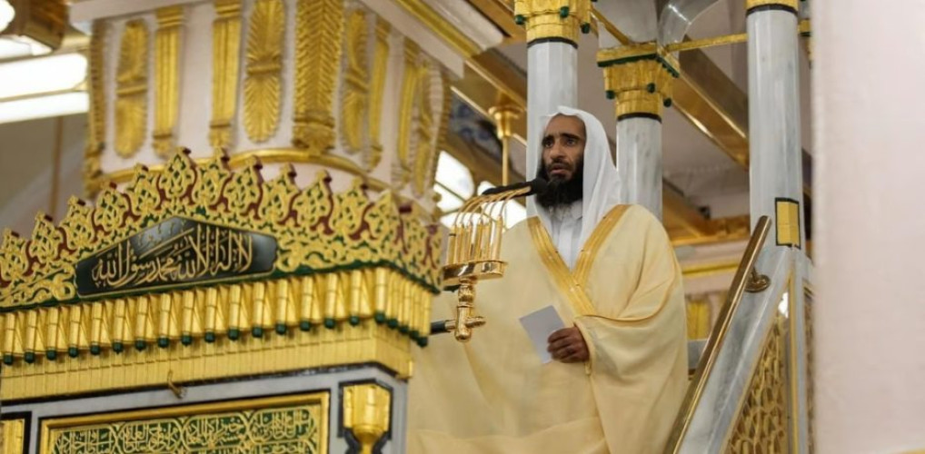إمام المسجد النبوي: من مشروع الأسباب تحوّل المرء عن حال لا يجد خيرها ولا يأنس بركتها