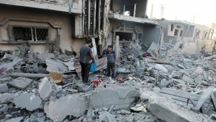 7 شهداء في قصف إسرائيلي على مخيم النصيرات وسط قطاع غزة