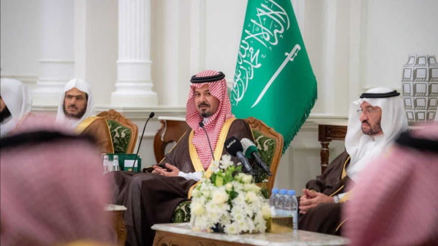 أمير منطقة المدينة المنورة يستقبل أصحاب الفضيلة والمعالي والمشايخ ومديري الإدارات الحكومية المدنية والعسكرية