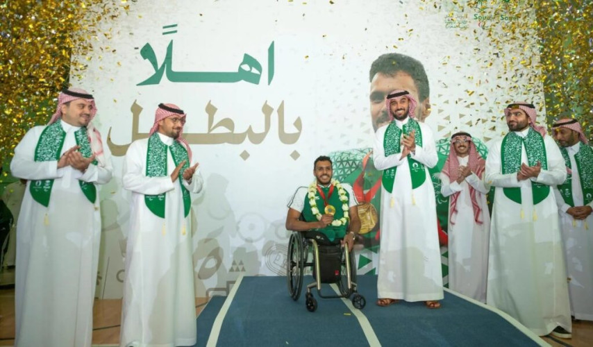 الأمير عبدالعزيز بن تركي يستقبل لاعب القوى القرشي بعد تحقيقه ذهبية ” ألعاب باريس 2024 “