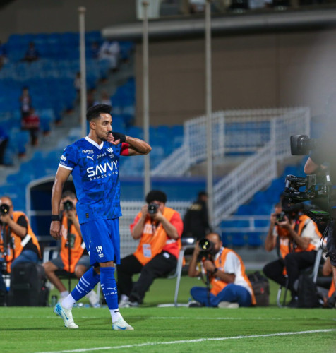 بثلاثية نظيفة.. الهلال يتغلب على الرياض