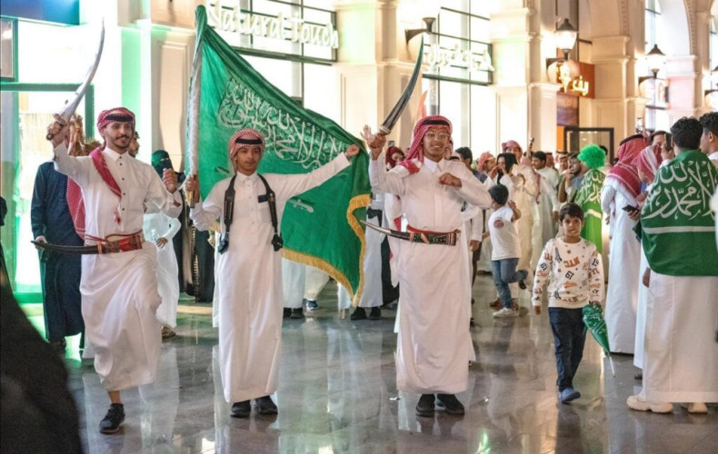 الفنون الشعبية رمز الشجاعة والفرح تحضر في إحتفالات منطقة الباحة باليوم الوطني الـ 94