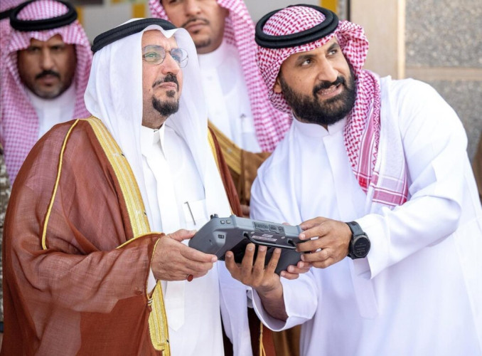 الأمير فيصل بن مشعل يطلق اسم “العارض” على أول طائرة صنعت بدون طيّار بمنطقة القصيم