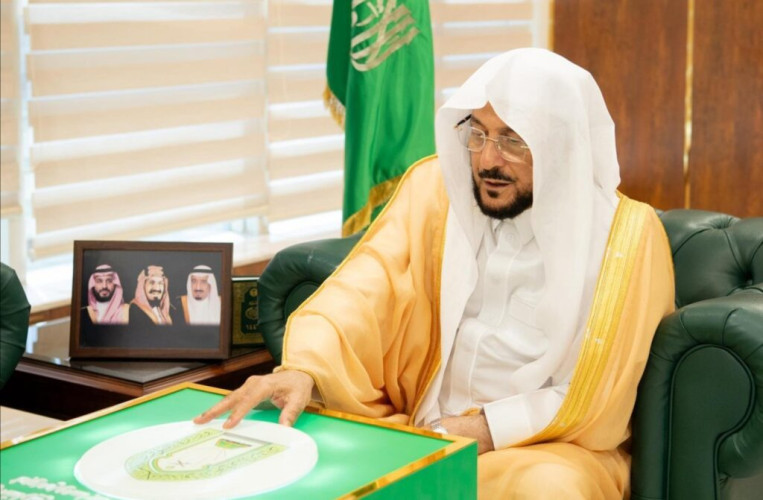 وزير الشؤون الإسلامية يدشّن عقودًا بقيمة 47 مليون ريال لصيانة جوامع ومساجد نجران