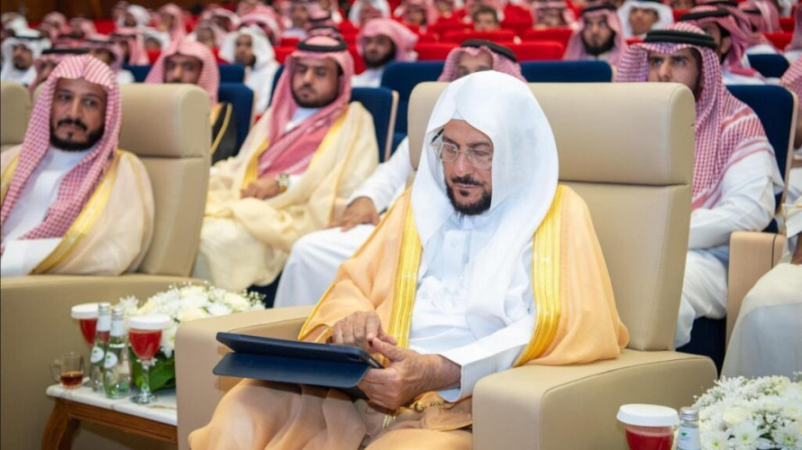 وزير الشؤون الإسلامية يُدشّن البرنامج الدعوي “وكذلك جعلناكم أمة وسطًا”