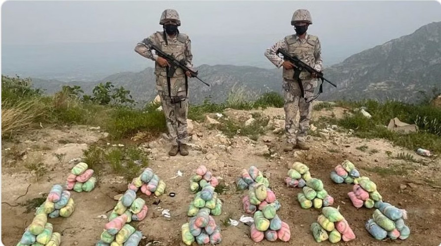 ضبط 8 مخالفين لنظام أمن الحدود لتهريبهم 180 كيلوجرام قات مخدر بجازان