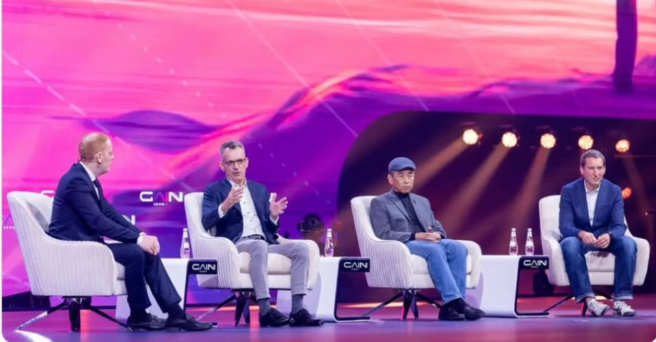 قمة الذكاء الاصطناعي تسلط الضوء على “مستقبله وآثاره على البشرية”