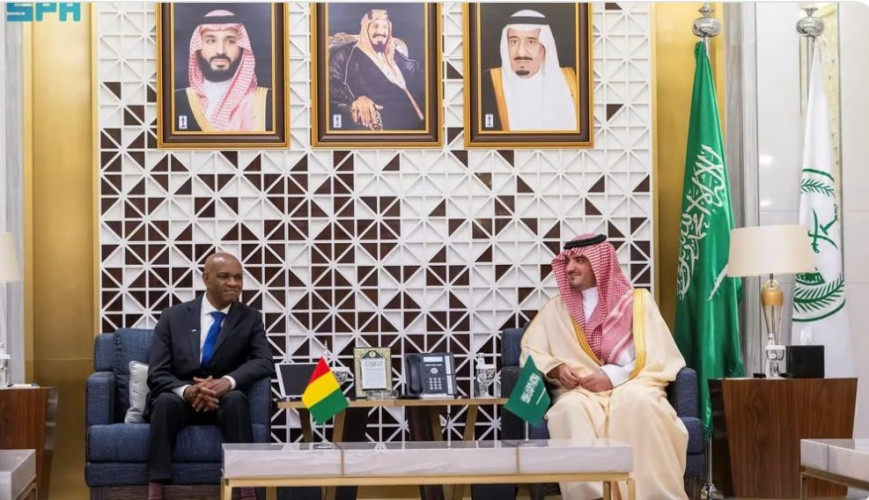 توقيع اتفاقية أمنية بين البلدين.. الأمير عبدالعزيز بن سعود يستقبل وزير الأمن بجمهورية غينيا