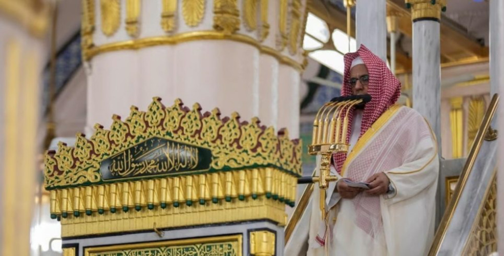 إمام المسجد النبوي: المسلم من شأنه ألا تخدعه الشائعات ولا تستخفه الأراجيف