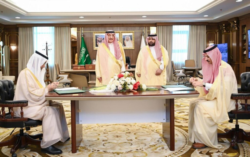 أمير منطقة جازان يشهد مراسم توقيع اتفاقية تعاون بين الإمارة و “المساحة الجيولوجية”