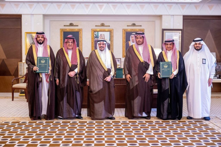 أمير منطقة القصيم يشهد توقيع اتفاقية مشاركة القطاع الخاص في “التأهيل الميداني” للقوى العاملة