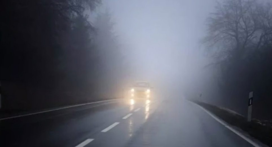 قُدْ بحذر.. 3 وسائل تساعدك على “قيادة آمنة أثناء الضباب” في تنبيهٍ لـ”أمن الطرق”