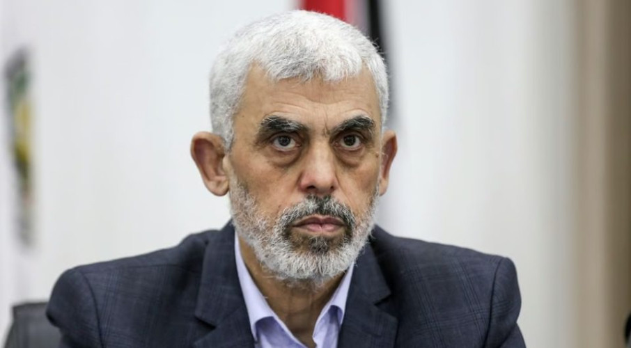 غارة إسرائيلية على غزة تقتل ثلاثة من قادة “حماس” والجيش يتحقق من احتمال مقتل “السنوار”