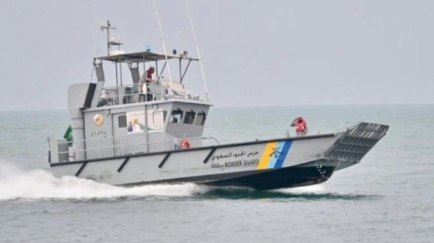 حرس الحدود ينقذ طفلًا من الغرق أثناء ممارسة السباحة بمحافظة القنفذة