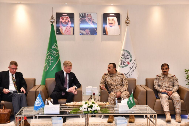 قائد القوات المشتركة يستقبل المبعوث الخاص للأمين العام للأمم المتحدة إلى اليمن