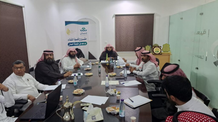 جمعية البر بالقريات تودع أكثر من ثلث مليون ريال لكسوة الشتاء