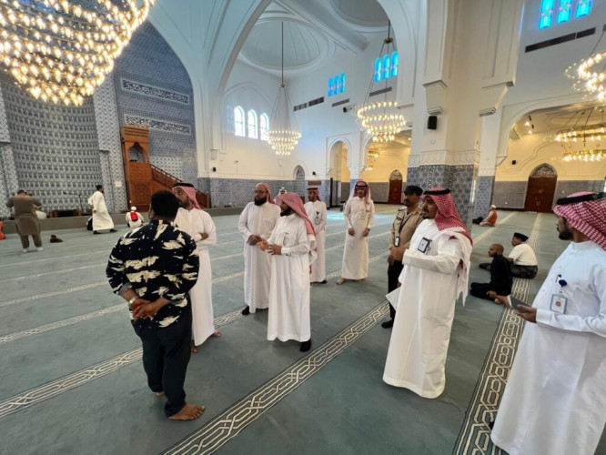 مدير عام فرع وزارة الشؤون الإسلامية بالمدينة يتفقد إدارة المساجد بمحافظة بدر