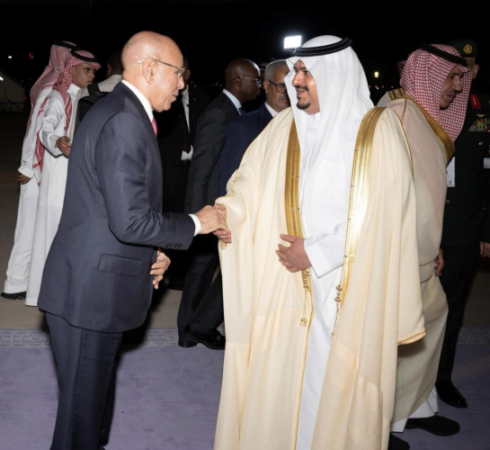 رئيس الجمهورية الموريتانية يصل إلى الرياض وفي مقدمة مستقبليه نائب أمير المنطقة