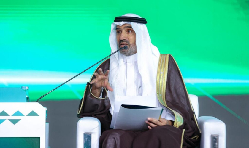 وزير الموارد البشرية والتنمية الاجتماعية يرأس جلسة حوارية في منتدى الرياض الاقتصادي