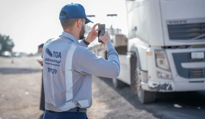 “هيئة النقل” تؤكد منع عمل الشاحنات الأجنبية المخالفة للنقل بين مدن المملكة