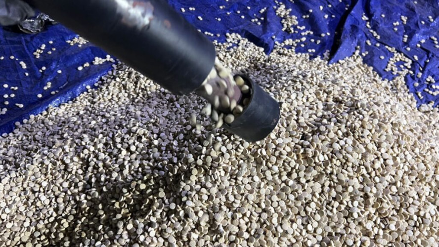 “مكافحة المخدرات” تضبط أكثر من(2.4)مليون قرص من مادة الإمفيتامين المخدر بمنطقة الرياض