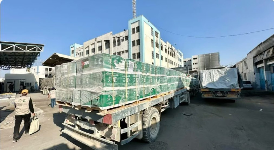 قوافل المساعدات السعودية تصل إلى شمال قطاع غزة لمواجهة الأزمة الإنسانية الخانقة